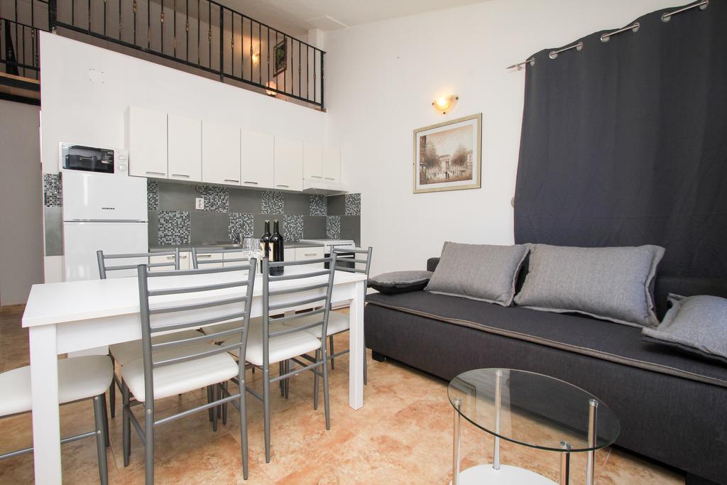 Robinson Bella Appartement *